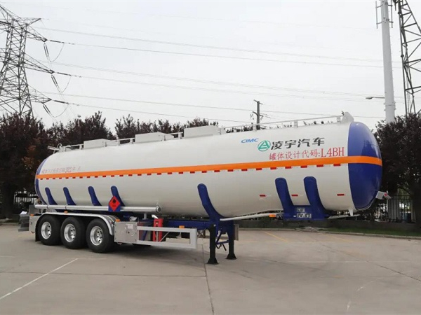 中集凌宇新款鋁合金易燃液體運輸車來了！